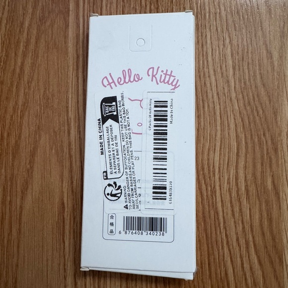 {Hello Kitty} bundle - Picture 7 of 16